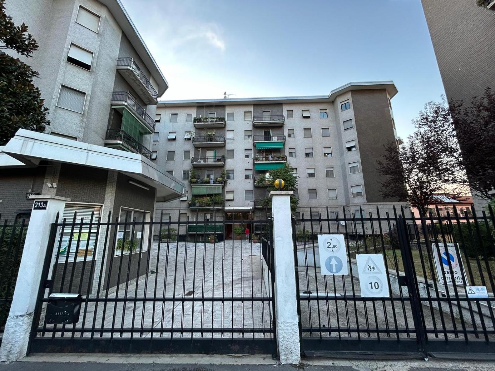 Your Home In Milan - Elegant & Comfortable Stay Exterior foto